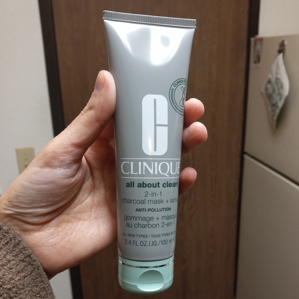 BNIP Clinique All About Clean 2-In-1 Charcoal Mask + Scrub - For All Skin Types